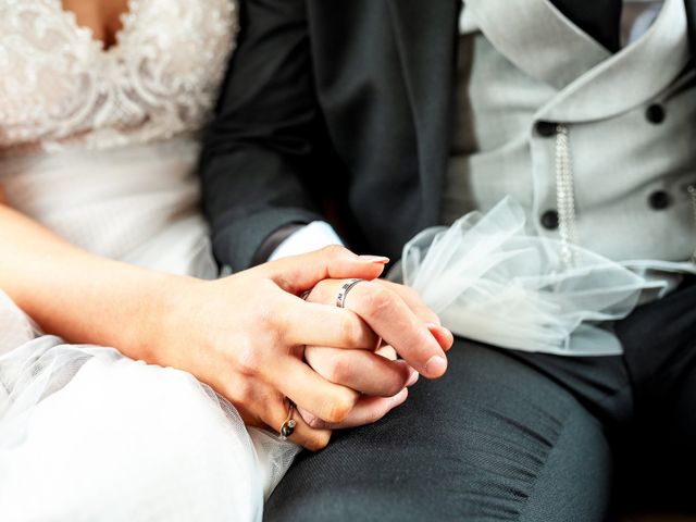 Steve and Catherine&apos;s Wedding in Kingston Upon Hull, East Riding of Yorkshire 81