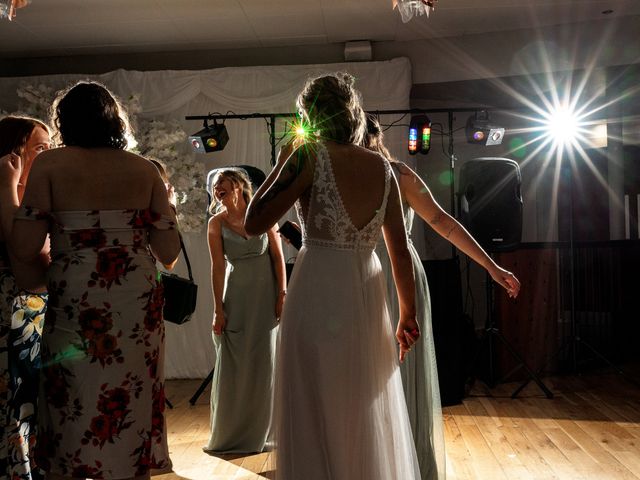 Steve and Catherine&apos;s Wedding in Kingston Upon Hull, East Riding of Yorkshire 114
