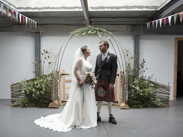 Oscar and Jeny&apos;s Wedding in Edinburgh, Lothian &amp; Borders 5