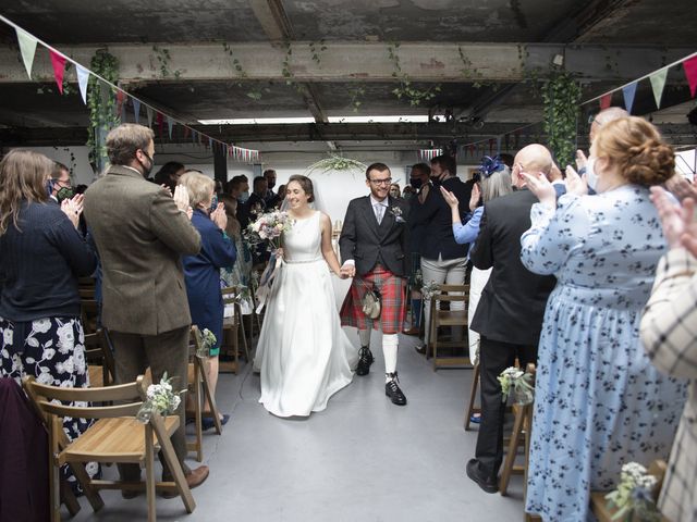 Oscar and Jeny&apos;s Wedding in Edinburgh, Lothian &amp; Borders 15