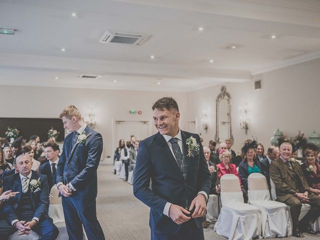 Gary and Katie&apos;s Wedding in Methil, East Riding of Yorkshire 11