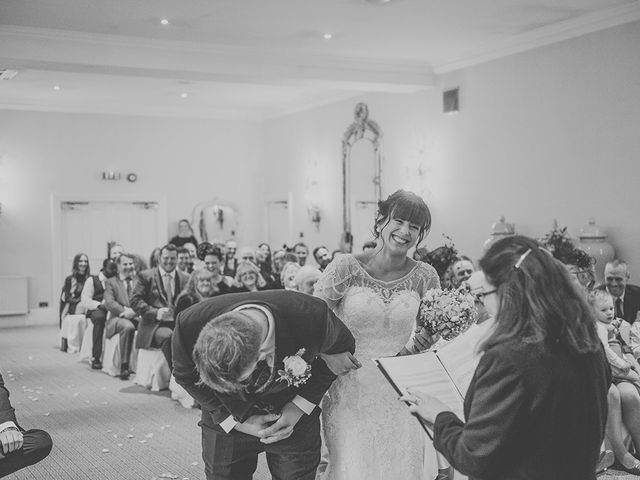 Gary and Katie&apos;s Wedding in Methil, East Riding of Yorkshire 15