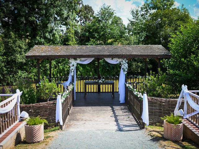 Sean and Aimee's Wedding in Brentwood, Essex 7