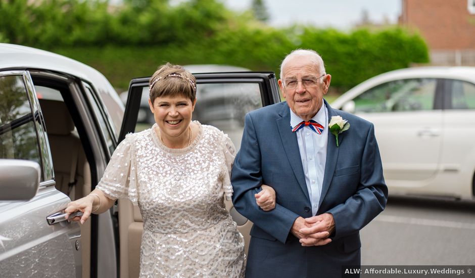 Samantha and Steve's Wedding in Worcester, Worcestershire