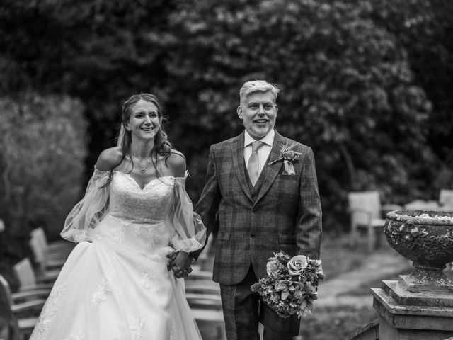 Stephen and Lyndsey&apos;s Wedding in Camberley, Surrey 3