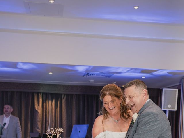 Stephen and Michelle's Wedding in Gerrard's Cross, Buckinghamshire 3