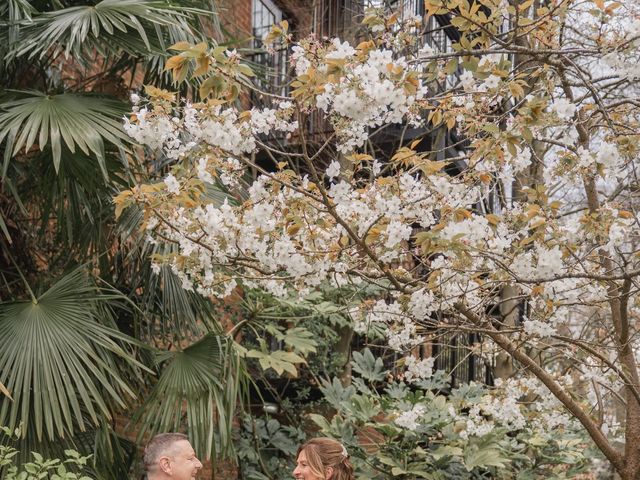 Stephen and Michelle's Wedding in Gerrard's Cross, Buckinghamshire 5