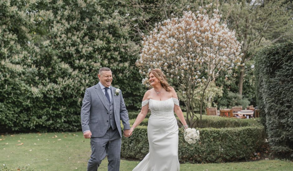 Stephen and Michelle's Wedding in Gerrard's Cross, Buckinghamshire