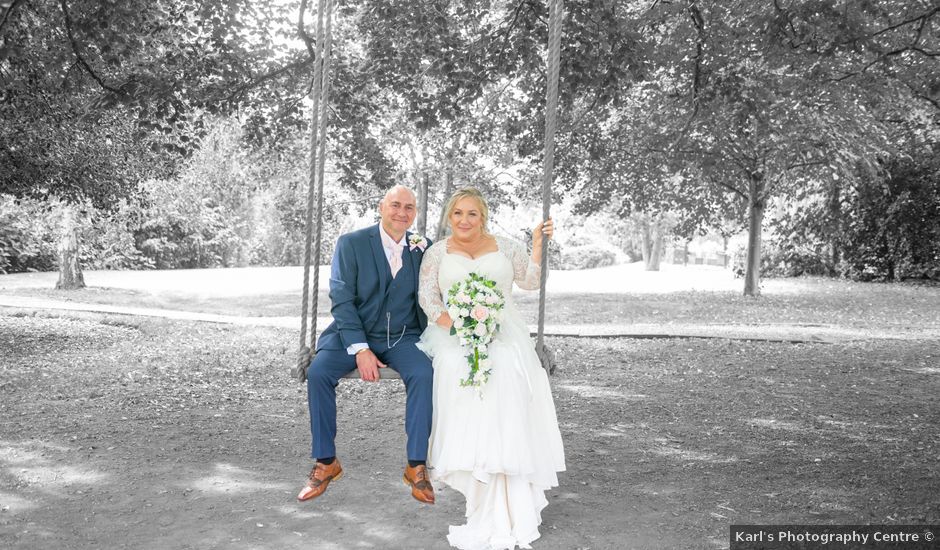Wayne and Louise's Wedding in Chesterfield, Derbyshire