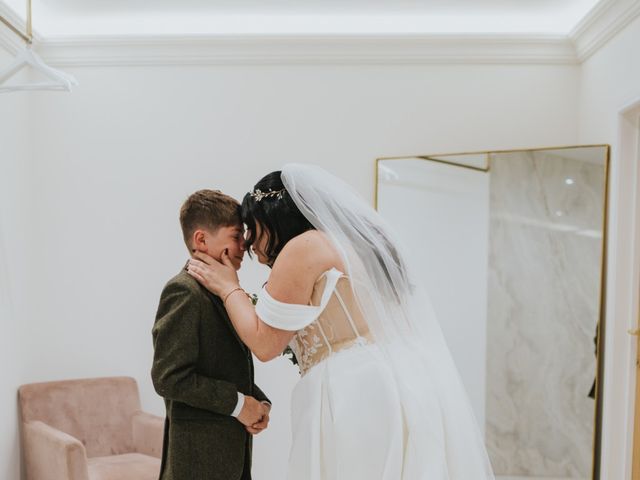 Edward Pertl  and Lucy Pertl 's Wedding in Ilfracombe, Devon 15