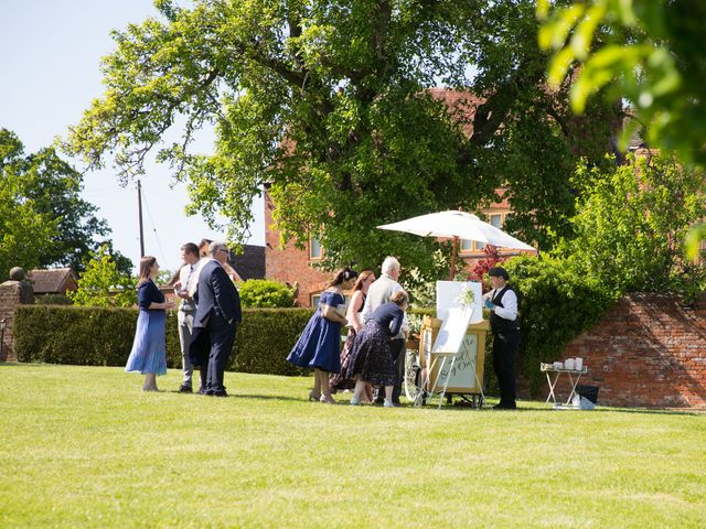 Paul and Pam&apos;s Wedding in Nr Worcester, Worcestershire 15