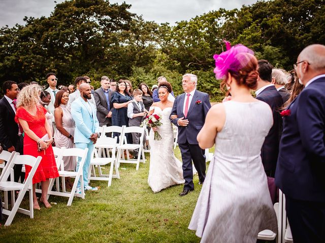 Tia and Dimo&apos;s Wedding in Hayling Island, Hampshire 8