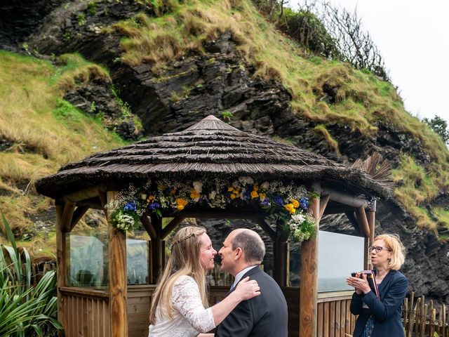 Steve and Hannah&apos;s Wedding in Ilfracombe, Devon 11