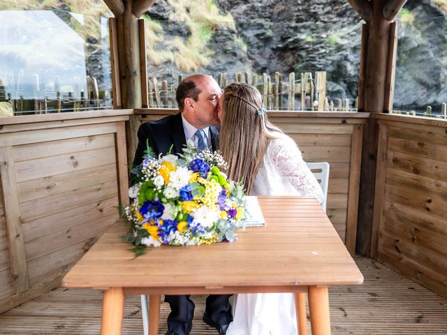 Steve and Hannah&apos;s Wedding in Ilfracombe, Devon 12