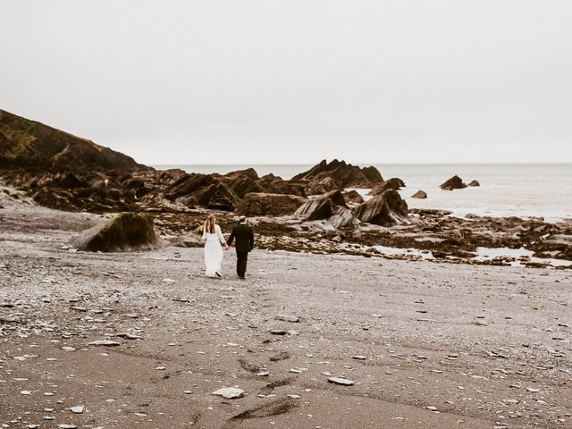 Steve and Hannah&apos;s Wedding in Ilfracombe, Devon 16