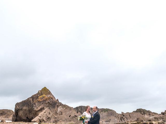 Steve and Hannah&apos;s Wedding in Ilfracombe, Devon 17