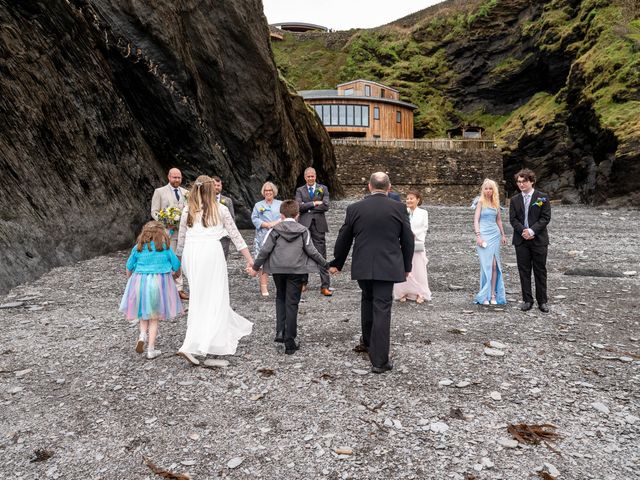 Steve and Hannah&apos;s Wedding in Ilfracombe, Devon 20