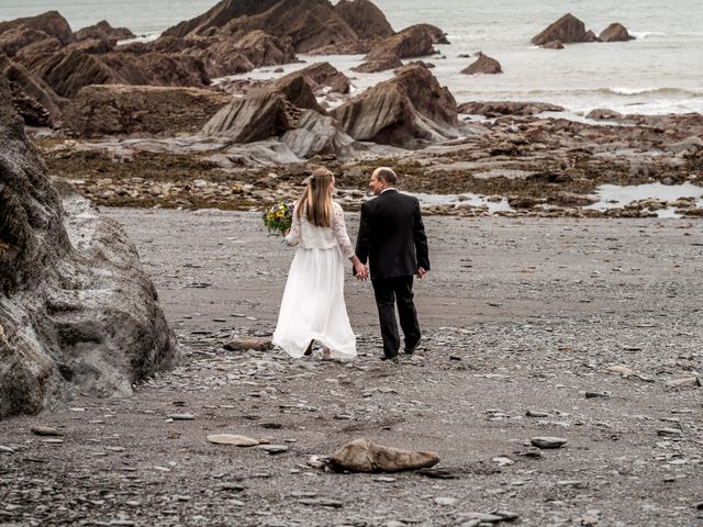 Steve and Hannah&apos;s Wedding in Ilfracombe, Devon 40