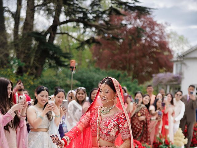 Maitray and Akanksha's Wedding in Uxbridge, Middlesex 9