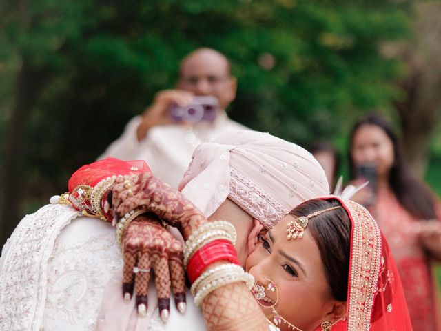 Maitray and Akanksha's Wedding in Uxbridge, Middlesex 11