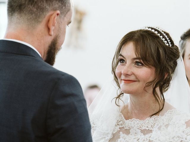 Robert and Louise&apos;s Wedding in Aylesbury, Buckinghamshire 7