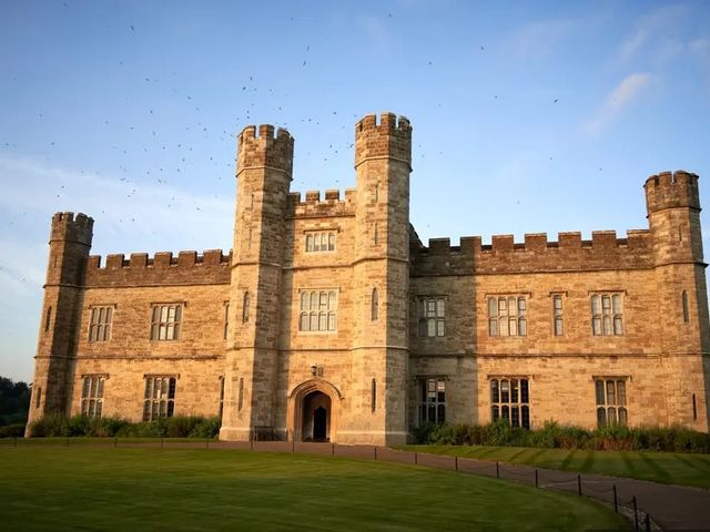 Marilyn and John&apos;s Wedding in Leeds Castle, Kent 4