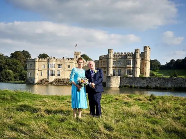 Marilyn and John&apos;s Wedding in Leeds Castle, Kent 10