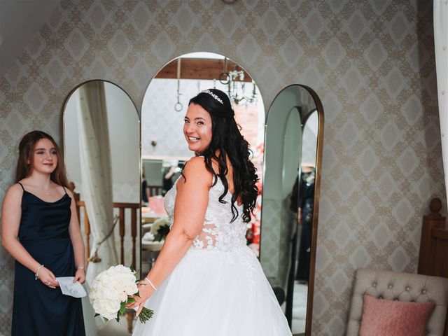 Shirley and Allan's Wedding in Staploe, Cambridgeshire 3