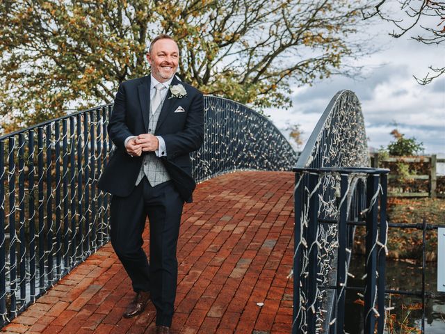 Shirley and Allan's Wedding in Staploe, Cambridgeshire 12