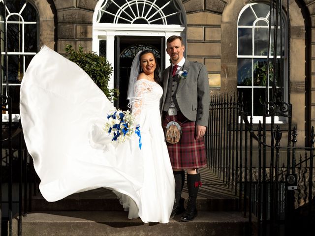 Carol and Barry&apos;s Wedding in Edinburgh, Lothian &amp; Borders 376