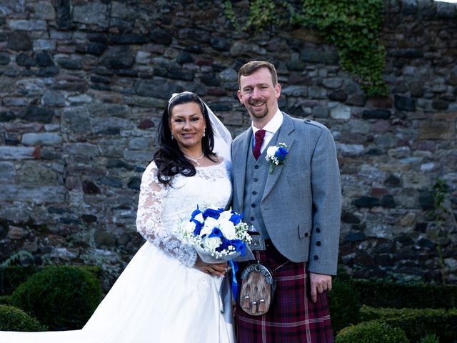 Carol and Barry&apos;s Wedding in Edinburgh, Lothian &amp; Borders 411