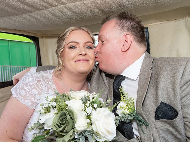 Rhys and Nicola&apos;s Wedding in Cardiff Castle, Cardiff 107