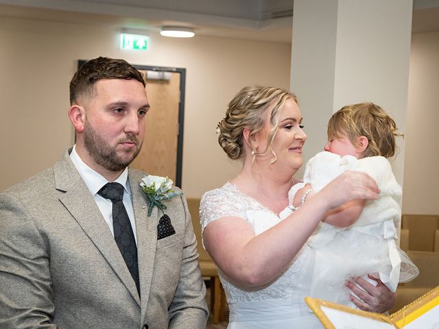 Rhys and Nicola&apos;s Wedding in Cardiff Castle, Cardiff 149