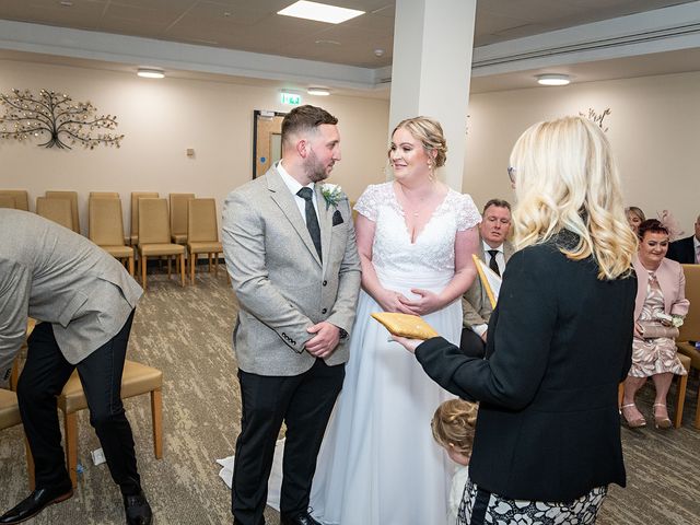 Rhys and Nicola&apos;s Wedding in Cardiff Castle, Cardiff 156