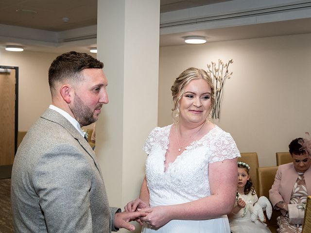 Rhys and Nicola&apos;s Wedding in Cardiff Castle, Cardiff 171