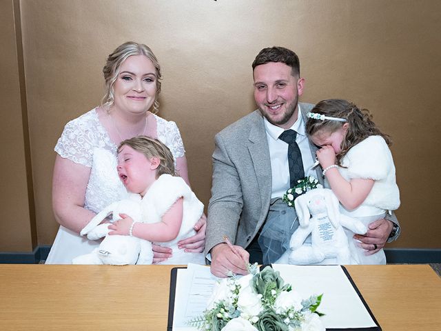 Rhys and Nicola&apos;s Wedding in Cardiff Castle, Cardiff 184