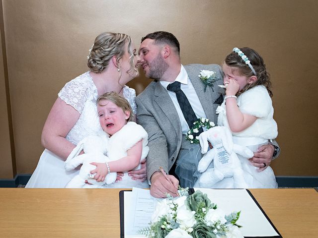 Rhys and Nicola&apos;s Wedding in Cardiff Castle, Cardiff 186