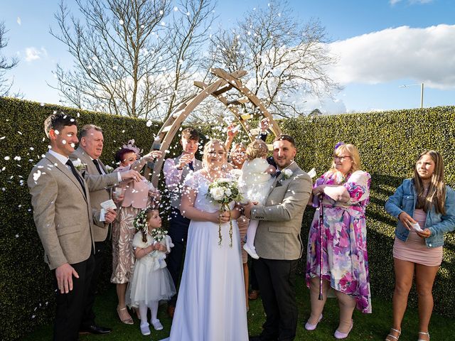 Rhys and Nicola&apos;s Wedding in Cardiff Castle, Cardiff 204