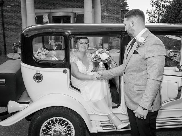 Rhys and Nicola&apos;s Wedding in Cardiff Castle, Cardiff 234