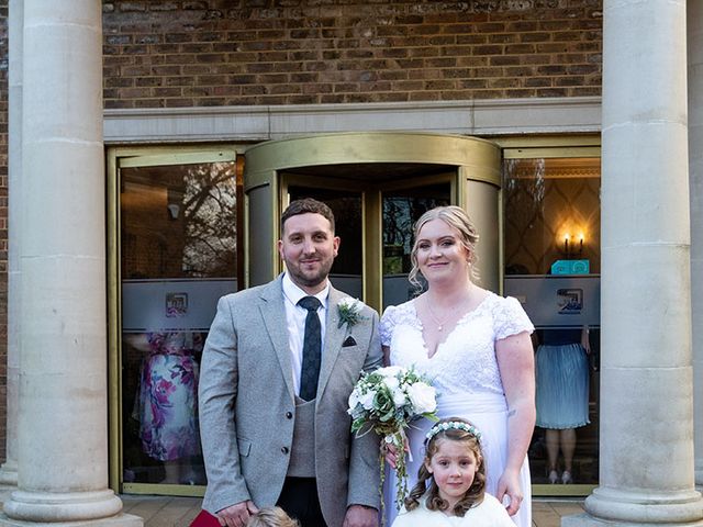 Rhys and Nicola&apos;s Wedding in Cardiff Castle, Cardiff 298