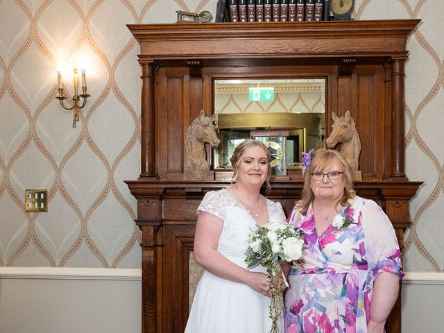 Rhys and Nicola&apos;s Wedding in Cardiff Castle, Cardiff 346