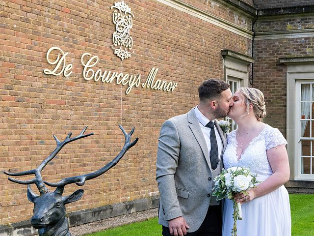 Rhys and Nicola&apos;s Wedding in Cardiff Castle, Cardiff 367