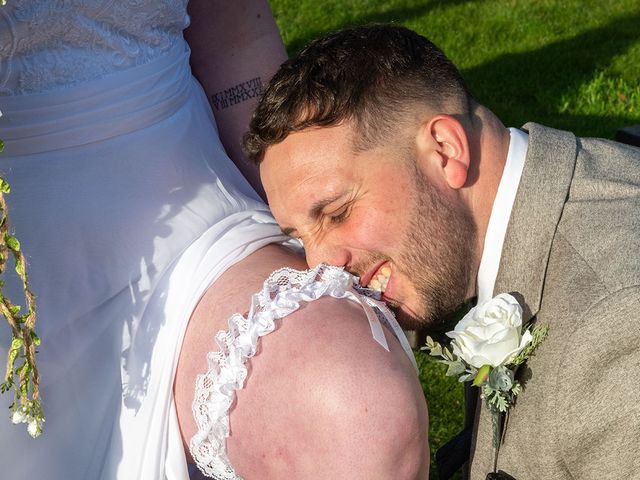 Rhys and Nicola&apos;s Wedding in Cardiff Castle, Cardiff 402