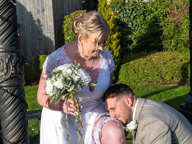 Rhys and Nicola&apos;s Wedding in Cardiff Castle, Cardiff 403