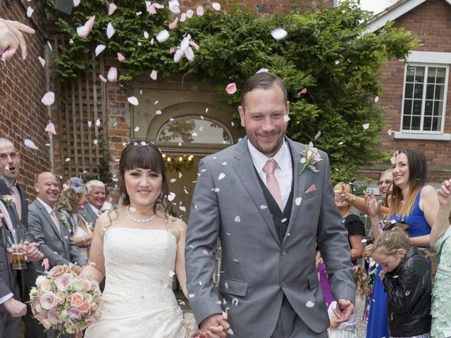 Andrew and Samantha&apos;s Wedding in Poulton Le Fylde, Lancashire 14