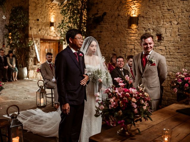 Kurtis and Trang&apos;s Wedding in Cirencester, Gloucestershire 15