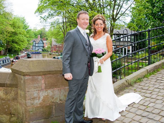 David and Joanne&apos;s Wedding in Manchester, Greater Manchester 122