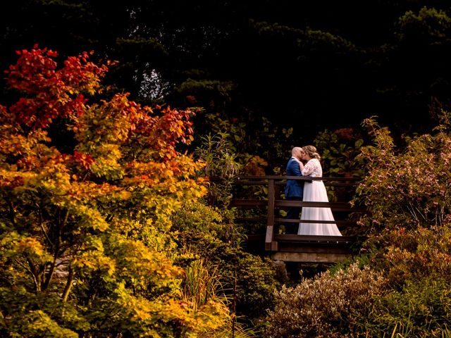 Ben and Alix&apos;s Wedding in Edinburgh, Lothian &amp; Borders 32