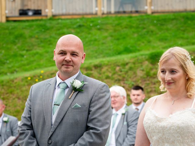 Lee and Gemma's Wedding in Ilfracombe, Devon 13
