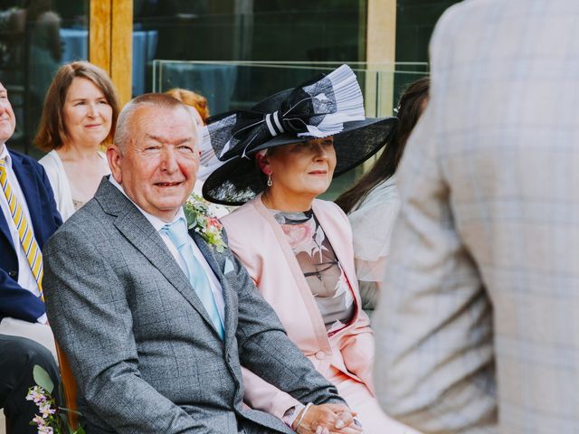 Joe and Mai&apos;s Wedding in Bridgnorth , Shropshire 22